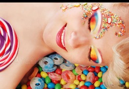 從芭比粉唇到藍(lán)紫色眼影，多巴胺流行的背后是什么？